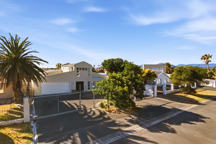 4 Bedroom Property for Sale in Bay Park Western Cape